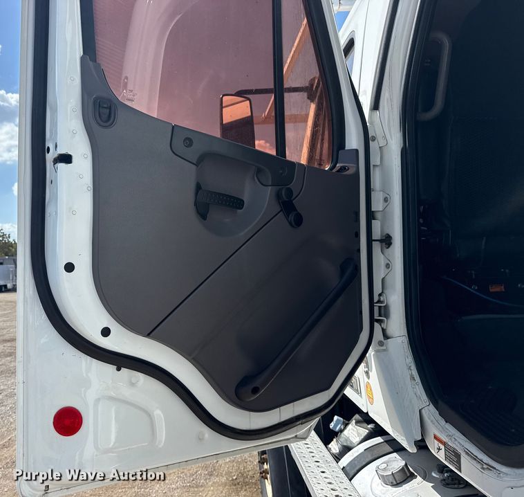 image for item NU9685 2013 Freightliner 108SD Crew Cab crane truck