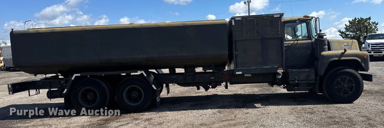 image for item NU9693 1982 Mack DM492S fuel truck