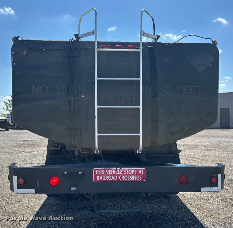 image for item NU9693 1982 Mack DM492S fuel truck