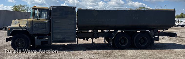 image for item NU9693 1982 Mack DM492S fuel truck