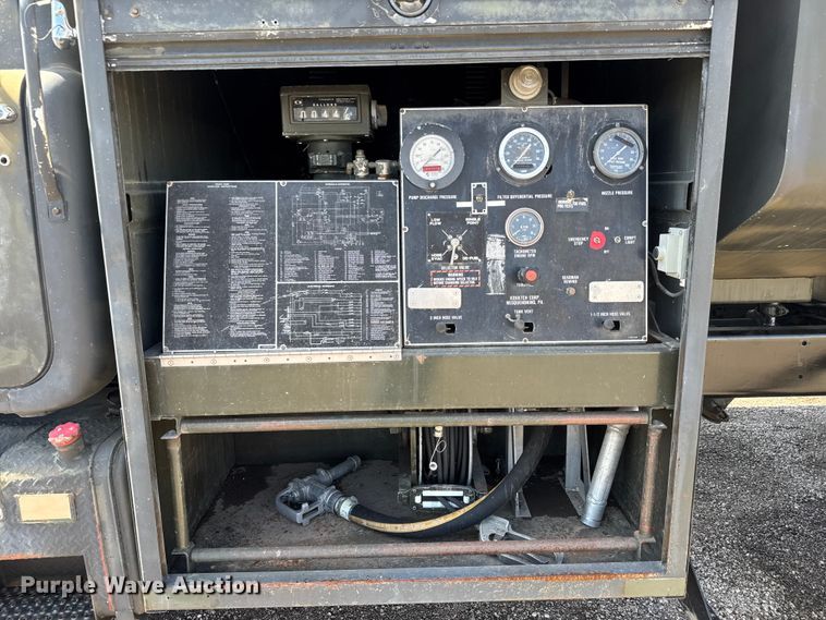 image for item NU9693 1982 Mack DM492S fuel truck