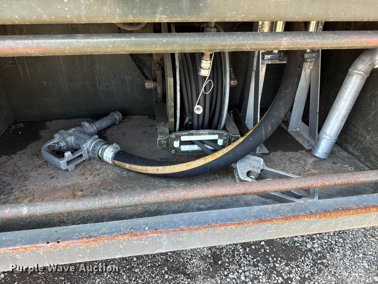 image for item NU9693 1982 Mack DM492S fuel truck