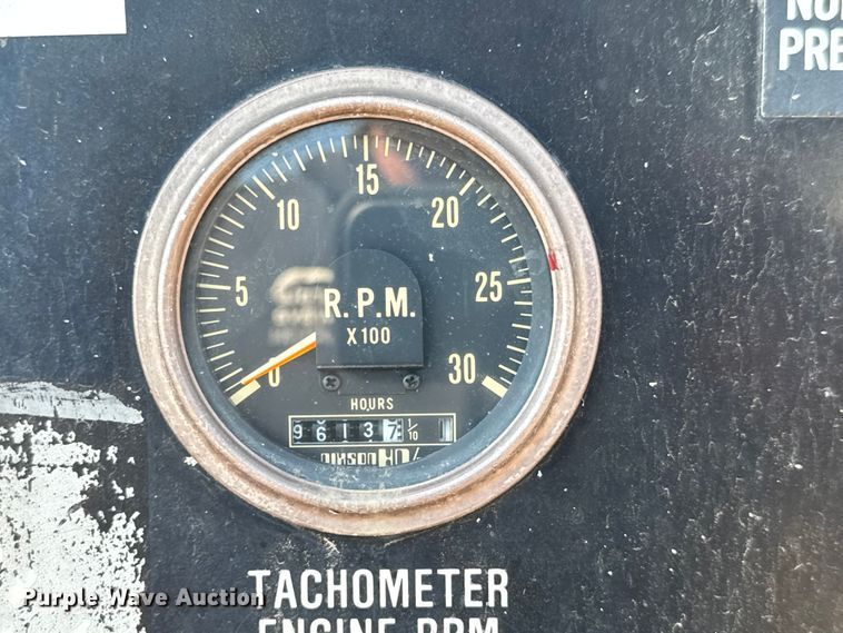 image for item NU9693 1982 Mack DM492S fuel truck