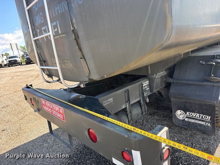 image for item NU9693 1982 Mack DM492S fuel truck