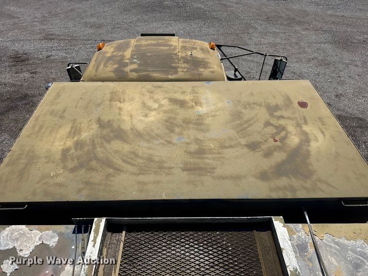 image for item NU9693 1982 Mack DM492S fuel truck