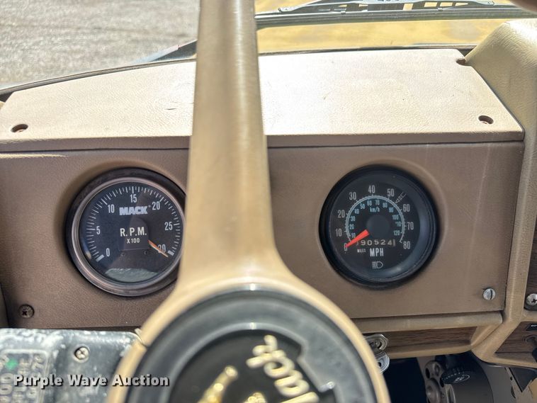 image for item NU9693 1982 Mack DM492S fuel truck