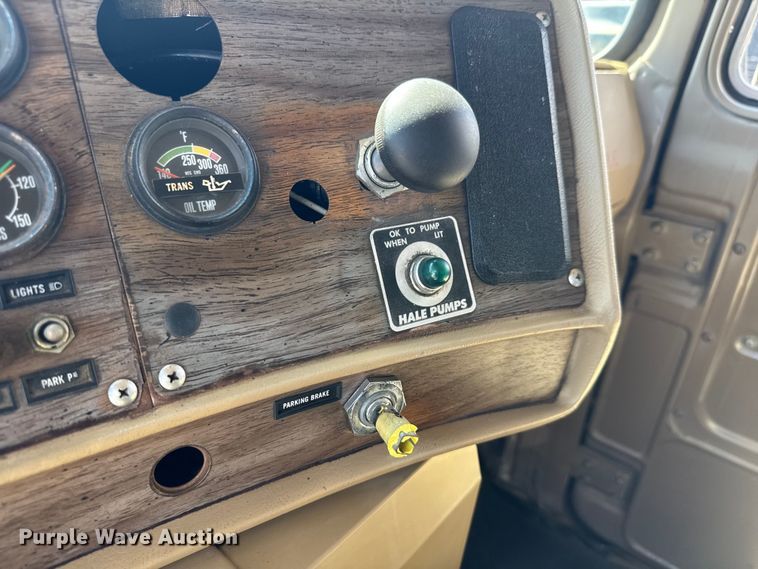 image for item NU9693 1982 Mack DM492S fuel truck