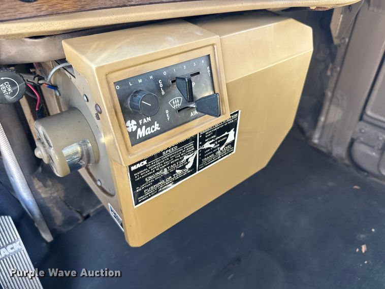 image for item NU9693 1982 Mack DM492S fuel truck