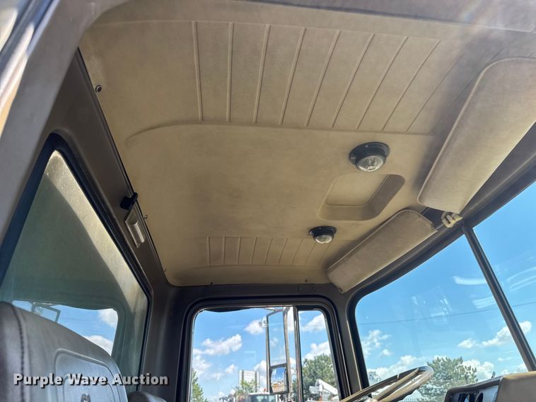 image for item NU9693 1982 Mack DM492S fuel truck