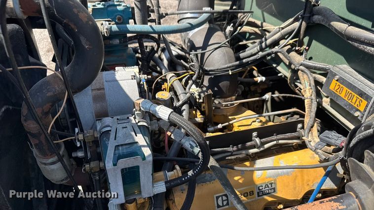 image for item NU9693 1982 Mack DM492S fuel truck