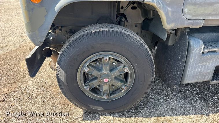 image for item NU9693 1982 Mack DM492S fuel truck