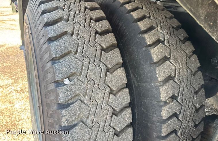 image for item NU9693 1982 Mack DM492S fuel truck