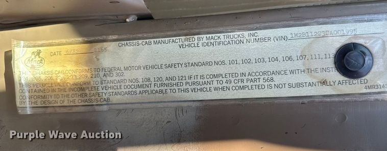 image for item NU9693 1982 Mack DM492S fuel truck