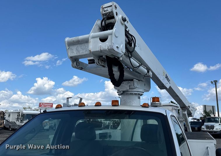 image for item NU9696 2011 Ford F450 Super Duty bucket truck