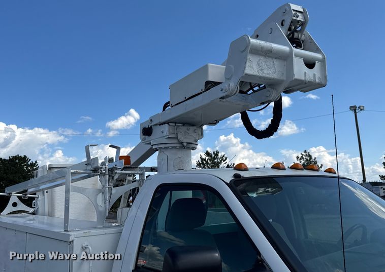image for item NU9696 2011 Ford F450 Super Duty bucket truck