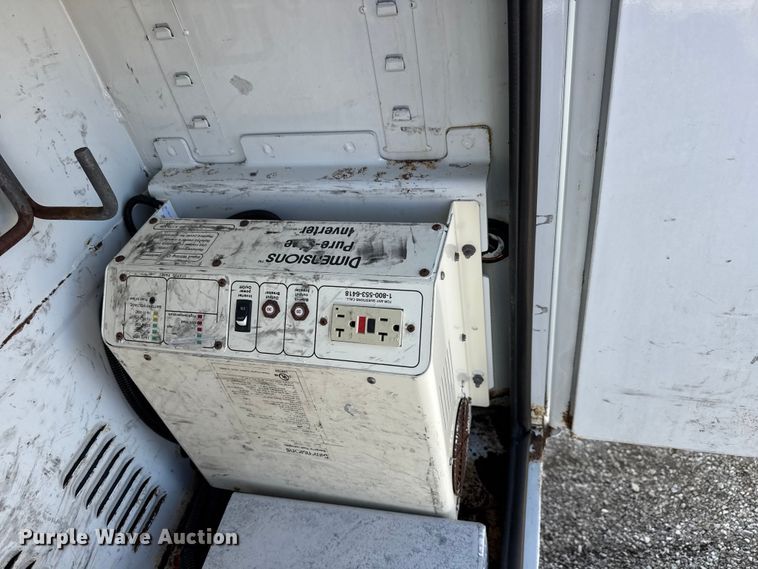 image for item NU9696 2011 Ford F450 Super Duty bucket truck