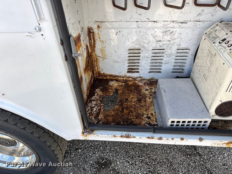 image for item NU9696 2011 Ford F450 Super Duty bucket truck