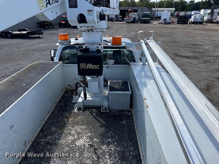 image for item NU9696 2011 Ford F450 Super Duty bucket truck