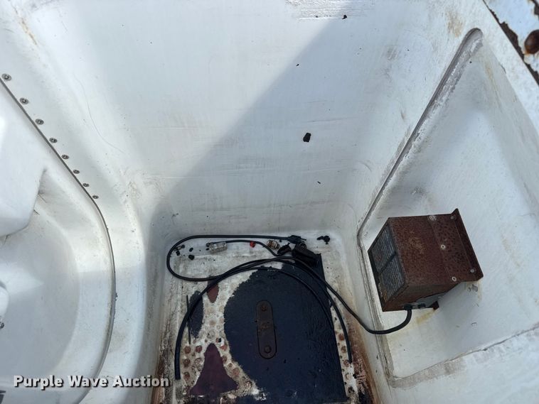 image for item NU9696 2011 Ford F450 Super Duty bucket truck