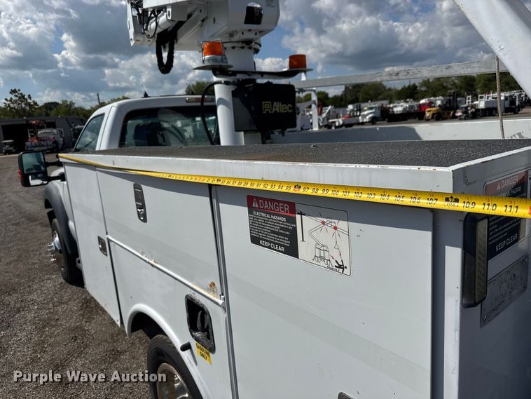 image for item NU9696 2011 Ford F450 Super Duty bucket truck
