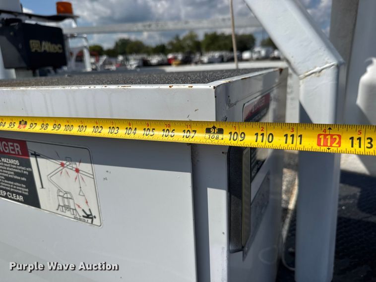 image for item NU9696 2011 Ford F450 Super Duty bucket truck