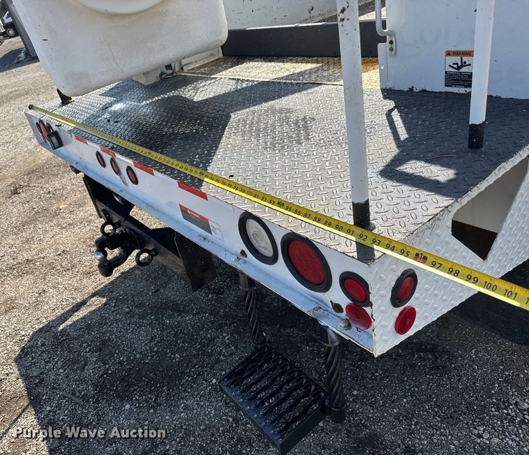 image for item NU9696 2011 Ford F450 Super Duty bucket truck
