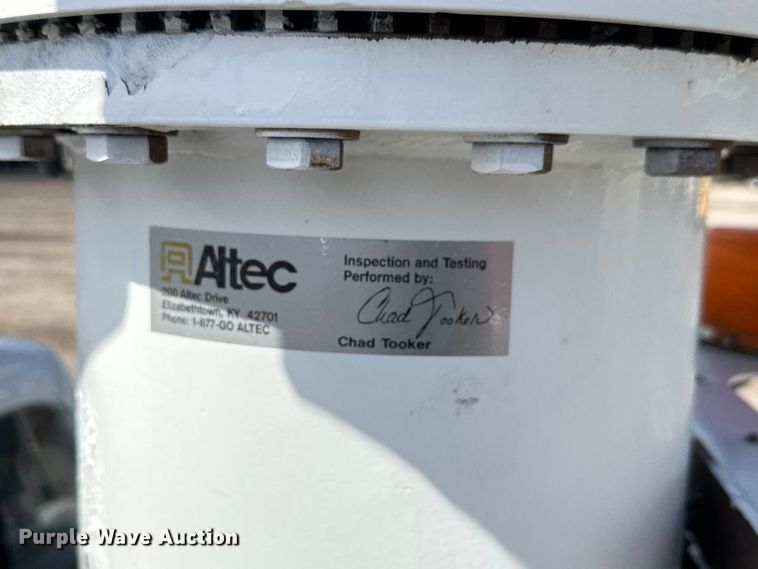 image for item NU9696 2011 Ford F450 Super Duty bucket truck