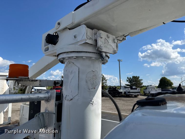 image for item NU9696 2011 Ford F450 Super Duty bucket truck