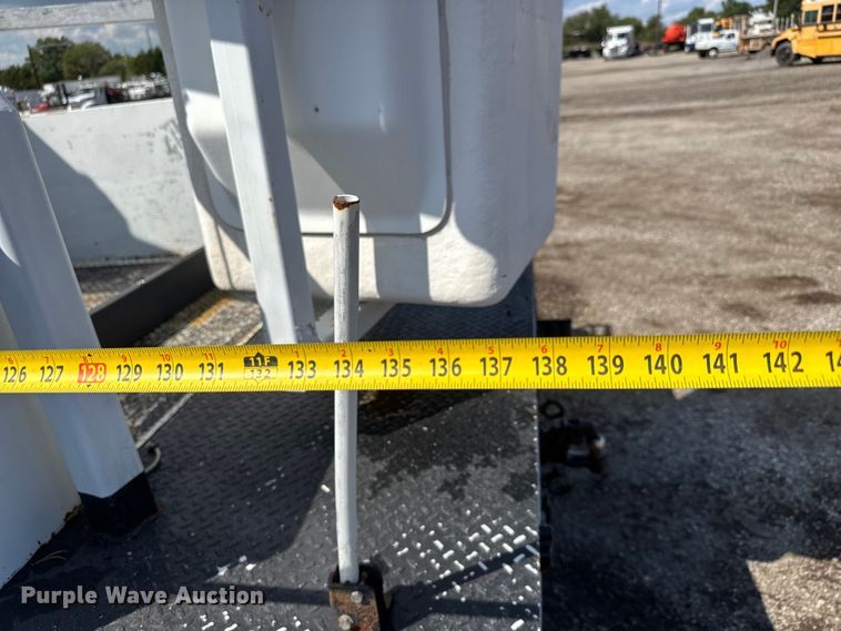 image for item NU9696 2011 Ford F450 Super Duty bucket truck