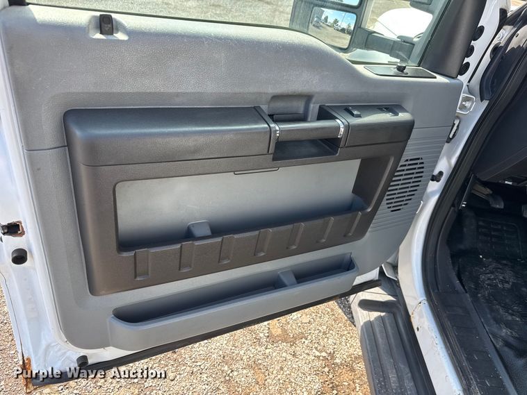 image for item NU9696 2011 Ford F450 Super Duty bucket truck