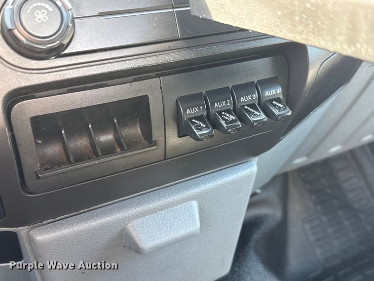 image for item NU9696 2011 Ford F450 Super Duty bucket truck