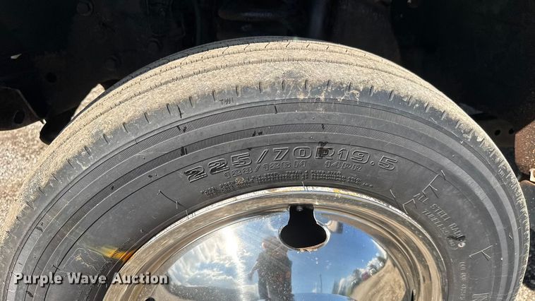 image for item NU9696 2011 Ford F450 Super Duty bucket truck