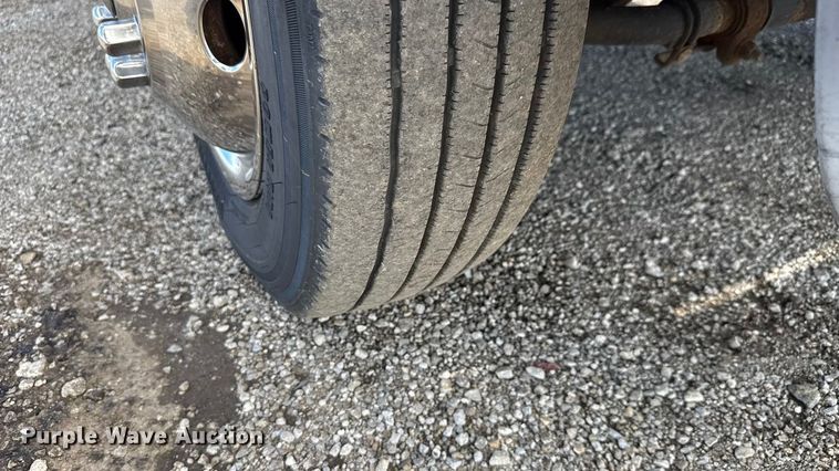 image for item NU9696 2011 Ford F450 Super Duty bucket truck