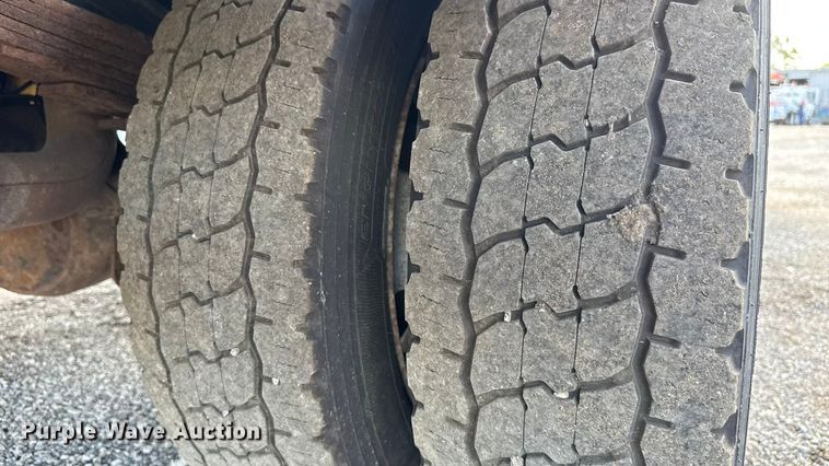 image for item NU9696 2011 Ford F450 Super Duty bucket truck