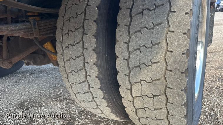 image for item NU9696 2011 Ford F450 Super Duty bucket truck