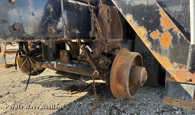 image for item NU9698 2010 International 7500  crane truck