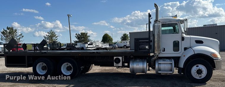 image for item NU9699 2007 Peterbilt 340 flatbed truck
