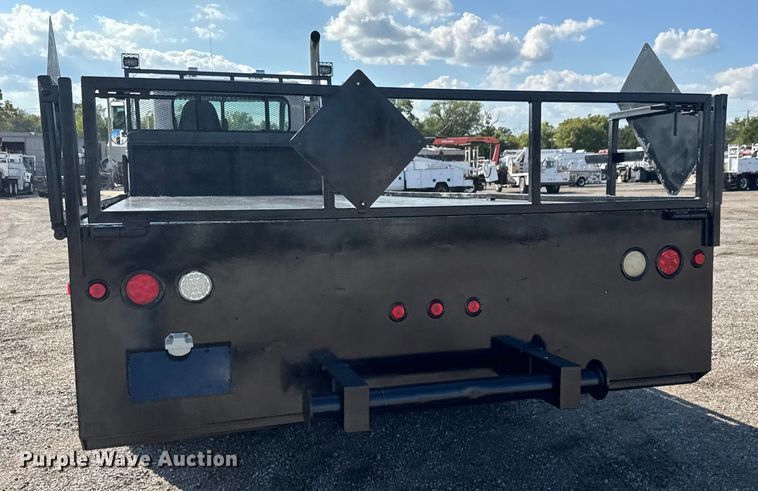 image for item NU9699 2007 Peterbilt 340 flatbed truck