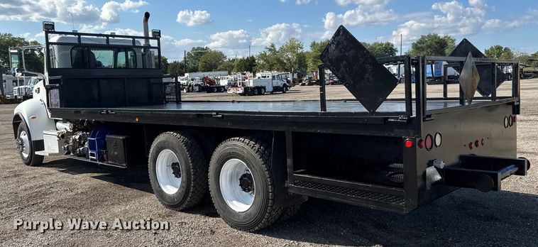 image for item NU9699 2007 Peterbilt 340 flatbed truck