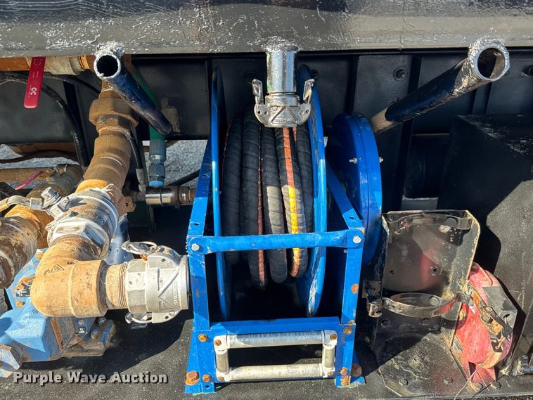 image for item NU9699 2007 Peterbilt 340 flatbed truck