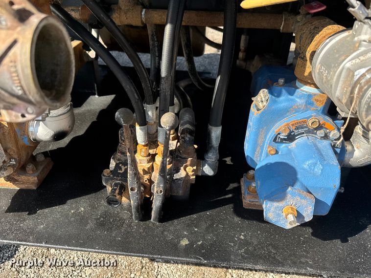 image for item NU9699 2007 Peterbilt 340 flatbed truck