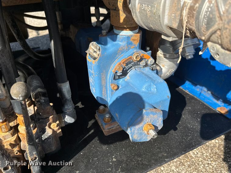 image for item NU9699 2007 Peterbilt 340 flatbed truck