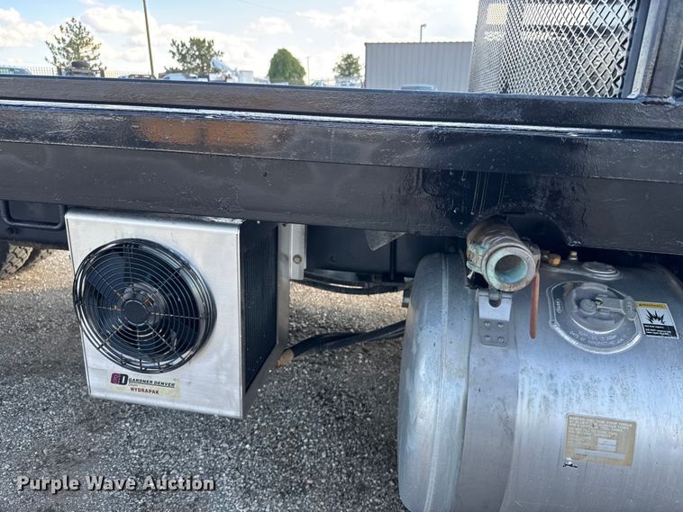 image for item NU9699 2007 Peterbilt 340 flatbed truck