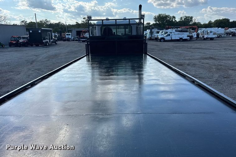 image for item NU9699 2007 Peterbilt 340 flatbed truck