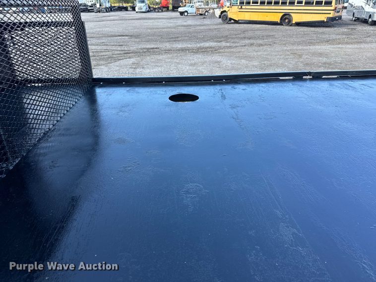 image for item NU9699 2007 Peterbilt 340 flatbed truck