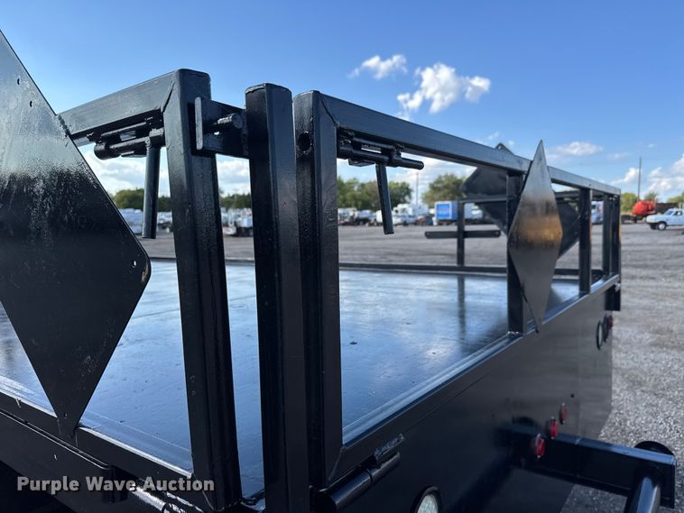 image for item NU9699 2007 Peterbilt 340 flatbed truck