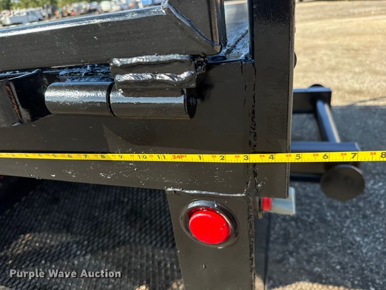 image for item NU9699 2007 Peterbilt 340 flatbed truck