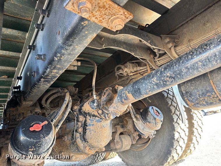 image for item NU9699 2007 Peterbilt 340 flatbed truck