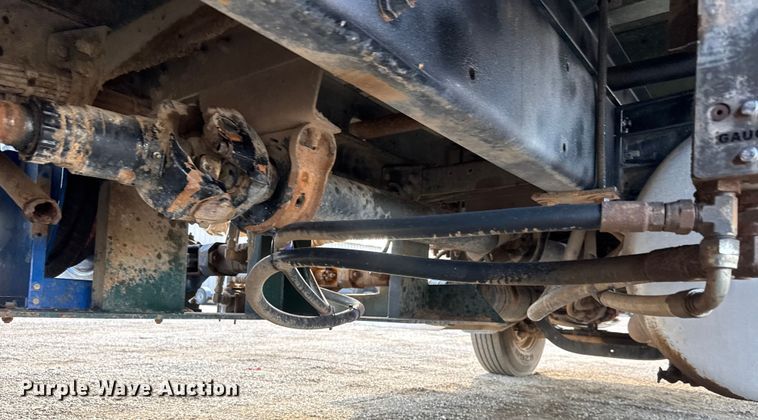 image for item NU9699 2007 Peterbilt 340 flatbed truck