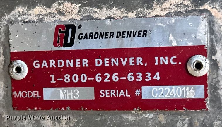 image for item NU9699 2007 Peterbilt 340 flatbed truck